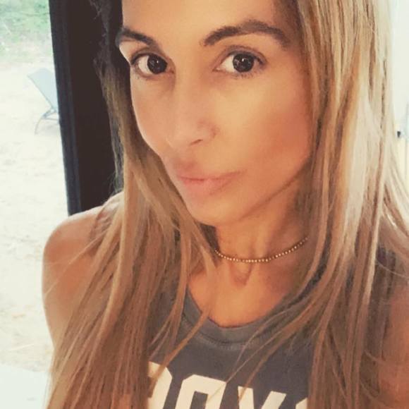 Meet your Posher, Hellen - Picture 1 of 1